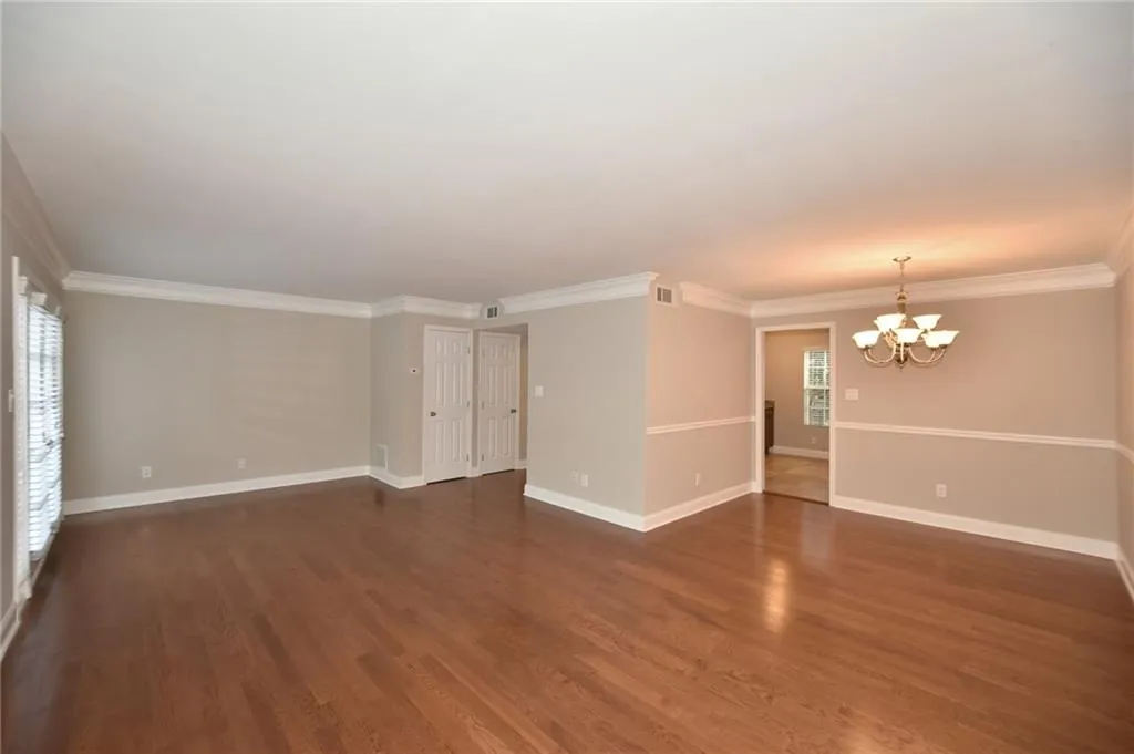 6980 Roswell Road Ne Unit F3, Atlanta, Georgia 30328, 3 Bedrooms Bedrooms, ,2 BathroomsBathrooms,Residential,Sold,6980 Roswell Road Ne Unit F3,5762358
