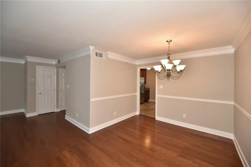 6980 Roswell Road Ne Unit F3, Atlanta, Georgia 30328, 3 Bedrooms Bedrooms, ,2 BathroomsBathrooms,Residential,Sold,6980 Roswell Road Ne Unit F3,5762358