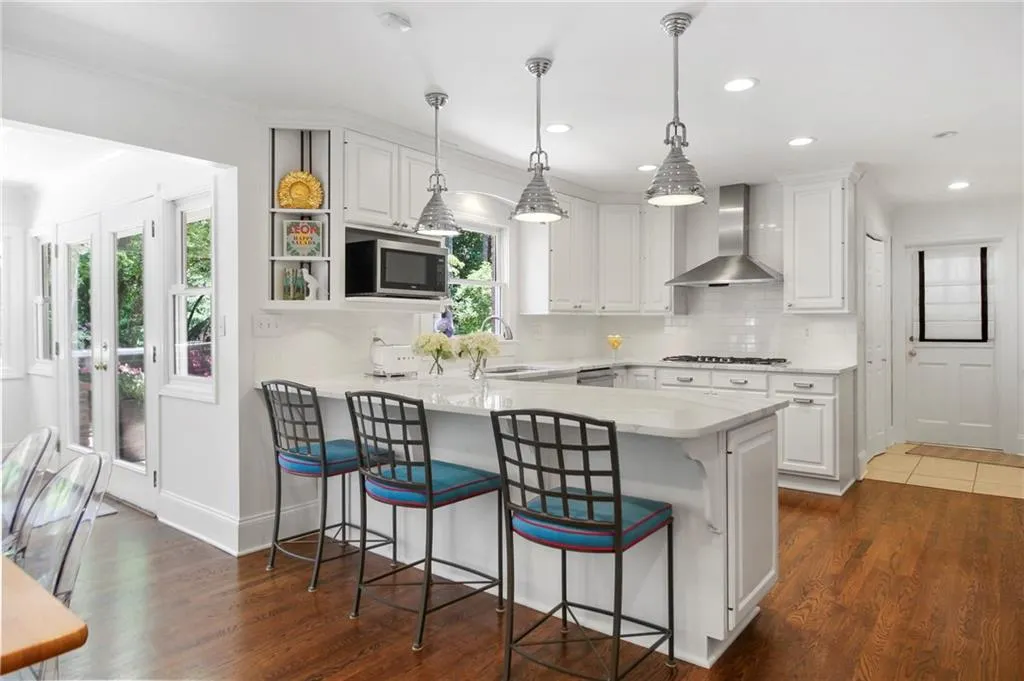 6135 Riverwood Drive, Atlanta, Georgia 30328, 4 Bedrooms Bedrooms, ,2 BathroomsBathrooms,Residential,Sold,6135 Riverwood Drive,6900128