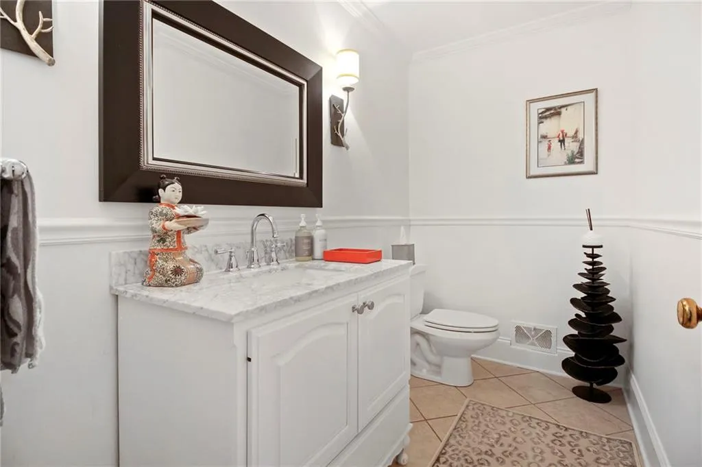 6135 Riverwood Drive, Atlanta, Georgia 30328, 4 Bedrooms Bedrooms, ,2 BathroomsBathrooms,Residential,Sold,6135 Riverwood Drive,6900128