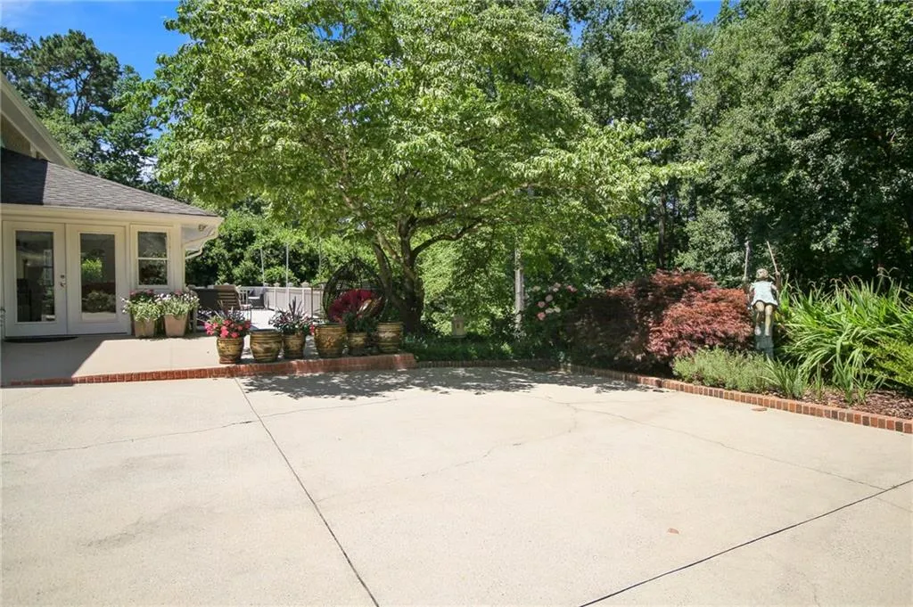 6135 Riverwood Drive, Atlanta, Georgia 30328, 4 Bedrooms Bedrooms, ,2 BathroomsBathrooms,Residential,Sold,6135 Riverwood Drive,6900128