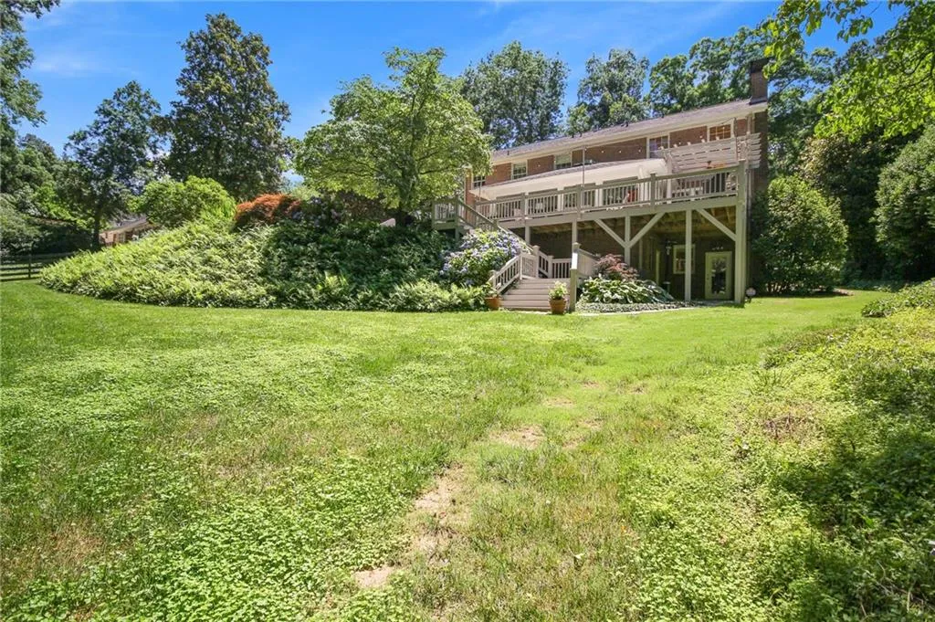 6135 Riverwood Drive, Atlanta, Georgia 30328, 4 Bedrooms Bedrooms, ,2 BathroomsBathrooms,Residential,Sold,6135 Riverwood Drive,6900128