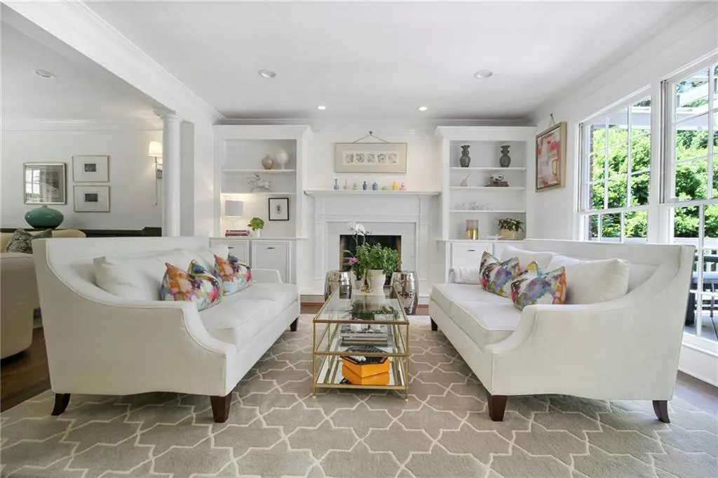 6135 Riverwood Drive, Atlanta, Georgia 30328, 4 Bedrooms Bedrooms, ,2 BathroomsBathrooms,Residential,Sold,6135 Riverwood Drive,6900128