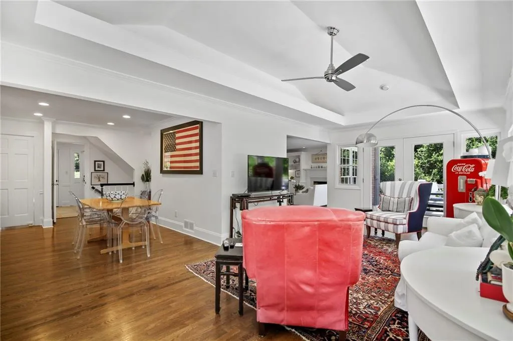 6135 Riverwood Drive, Atlanta, Georgia 30328, 4 Bedrooms Bedrooms, ,2 BathroomsBathrooms,Residential,Sold,6135 Riverwood Drive,6900128