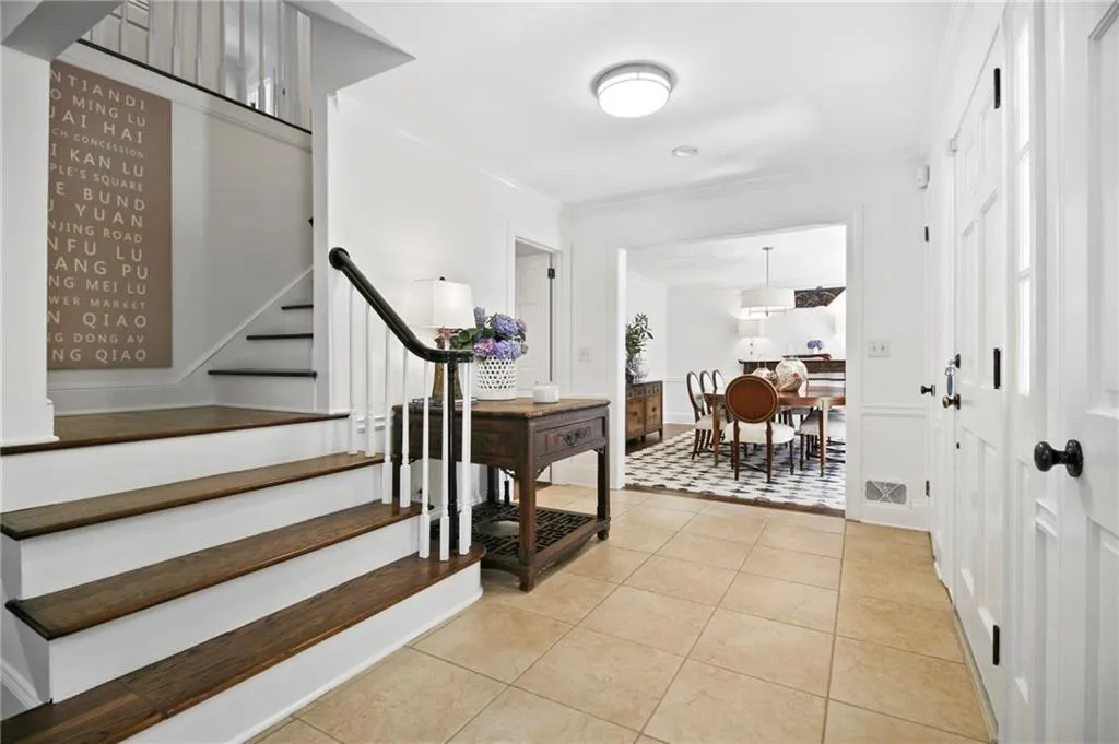 6135 Riverwood Drive, Atlanta, Georgia 30328, 4 Bedrooms Bedrooms, ,2 BathroomsBathrooms,Residential,Sold,6135 Riverwood Drive,6900128