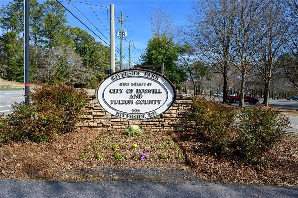 390 N River Parkway Unit E, Sandy Springs, Georgia 30350, 3 Bedrooms Bedrooms, ,2 BathroomsBathrooms,Residential,Sold,390 N River Parkway Unit E,7174803