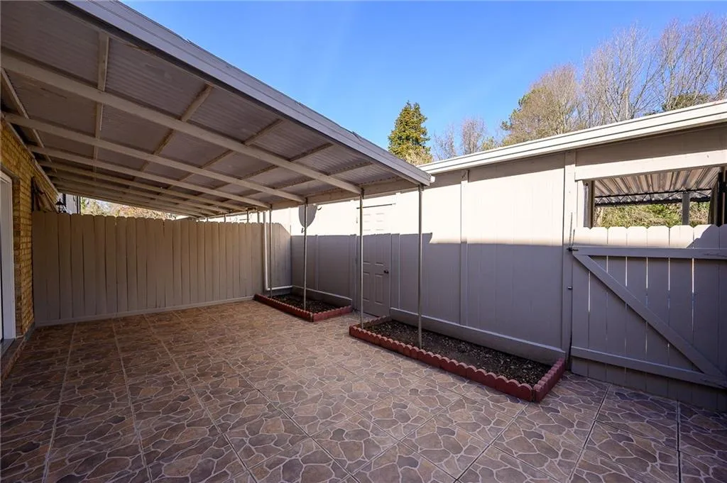 390 N River Parkway Unit E, Sandy Springs, Georgia 30350, 3 Bedrooms Bedrooms, ,2 BathroomsBathrooms,Residential,Sold,390 N River Parkway Unit E,7174803