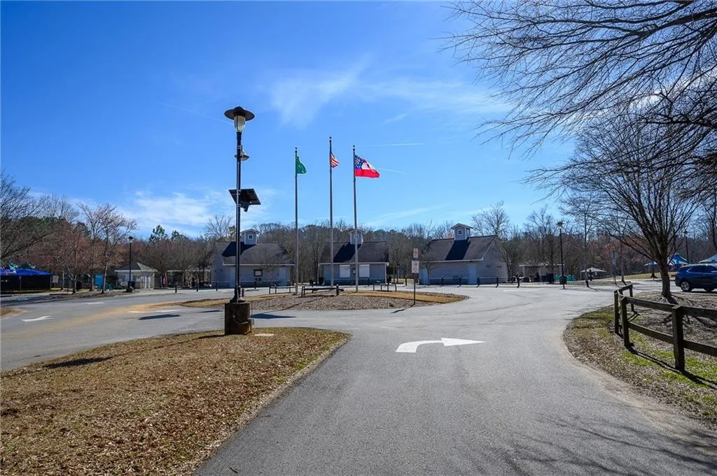 390 N River Parkway Unit E, Sandy Springs, Georgia 30350, 3 Bedrooms Bedrooms, ,2 BathroomsBathrooms,Residential,Sold,390 N River Parkway Unit E,7174803