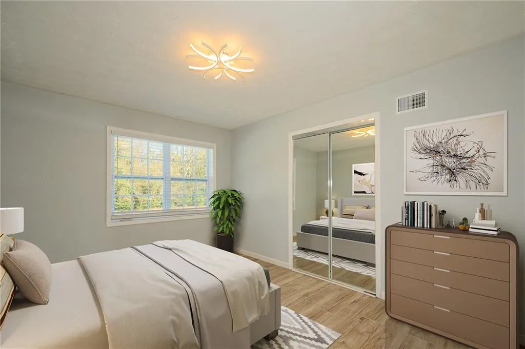 390 N River Parkway Unit E, Sandy Springs, Georgia 30350, 3 Bedrooms Bedrooms, ,2 BathroomsBathrooms,Residential,Sold,390 N River Parkway Unit E,7174803