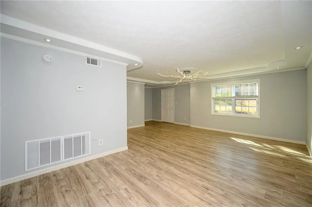 390 N River Parkway Unit E, Sandy Springs, Georgia 30350, 3 Bedrooms Bedrooms, ,2 BathroomsBathrooms,Residential,Sold,390 N River Parkway Unit E,7174803