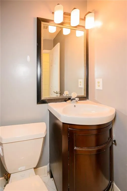 390 N River Parkway Unit E, Sandy Springs, Georgia 30350, 3 Bedrooms Bedrooms, ,2 BathroomsBathrooms,Residential,Sold,390 N River Parkway Unit E,7174803