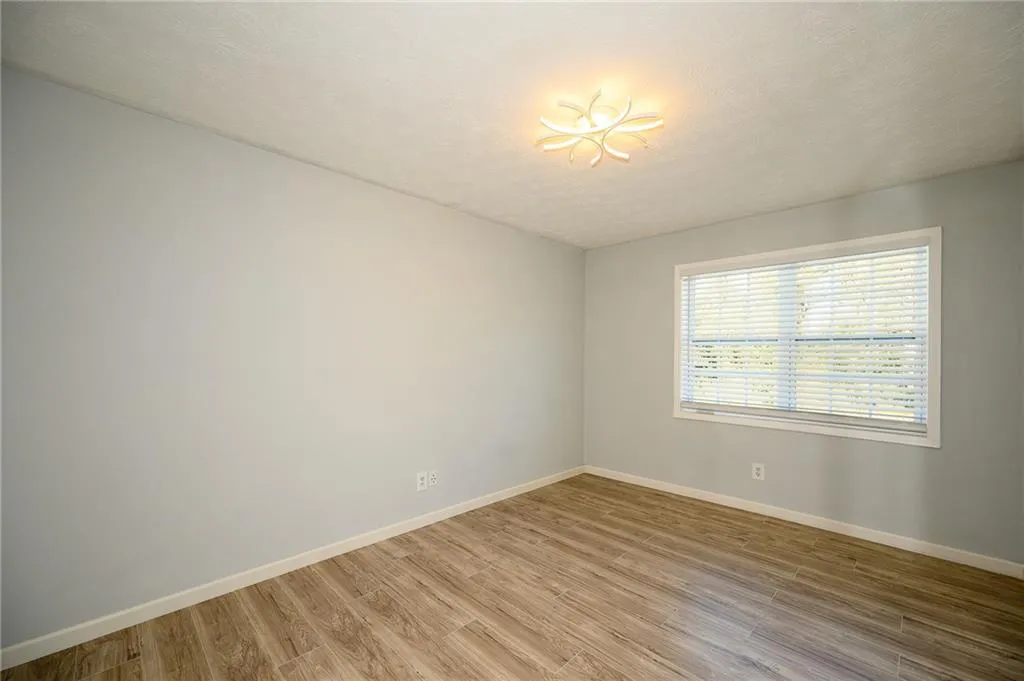 390 N River Parkway Unit E, Sandy Springs, Georgia 30350, 3 Bedrooms Bedrooms, ,2 BathroomsBathrooms,Residential,Sold,390 N River Parkway Unit E,7174803