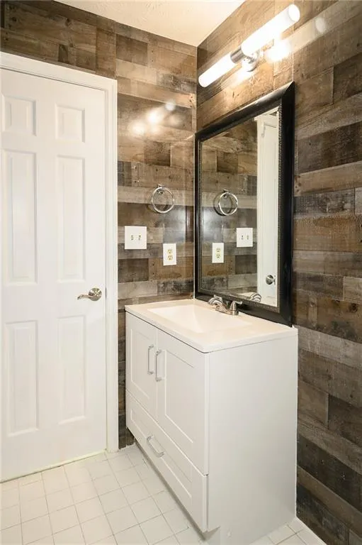 390 N River Parkway Unit E, Sandy Springs, Georgia 30350, 3 Bedrooms Bedrooms, ,2 BathroomsBathrooms,Residential,Sold,390 N River Parkway Unit E,7174803