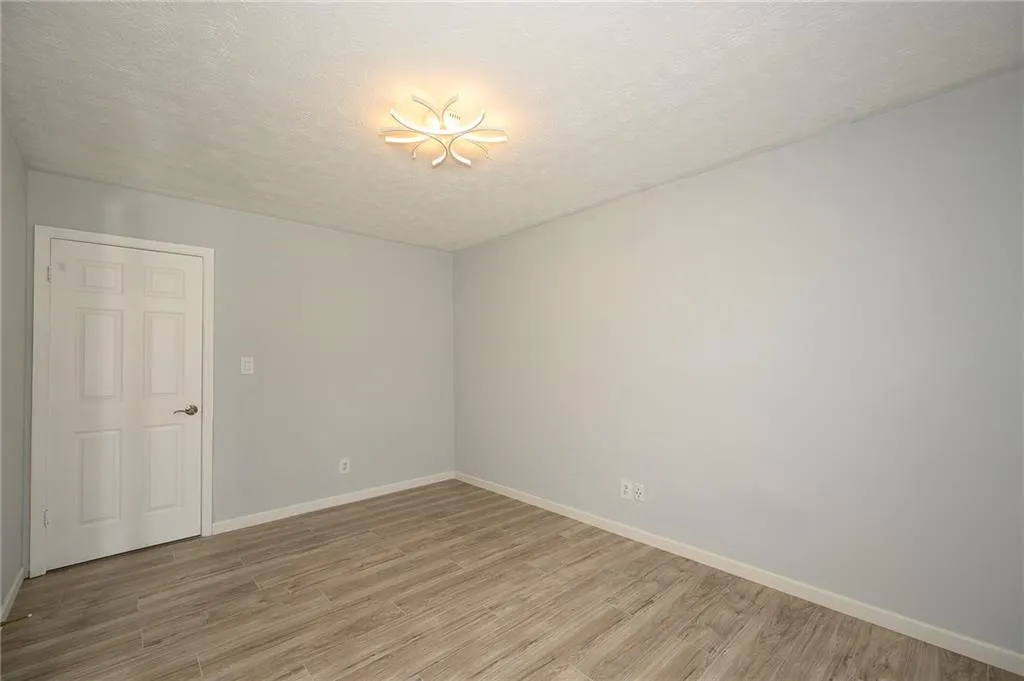 390 N River Parkway Unit E, Sandy Springs, Georgia 30350, 3 Bedrooms Bedrooms, ,2 BathroomsBathrooms,Residential,Sold,390 N River Parkway Unit E,7174803