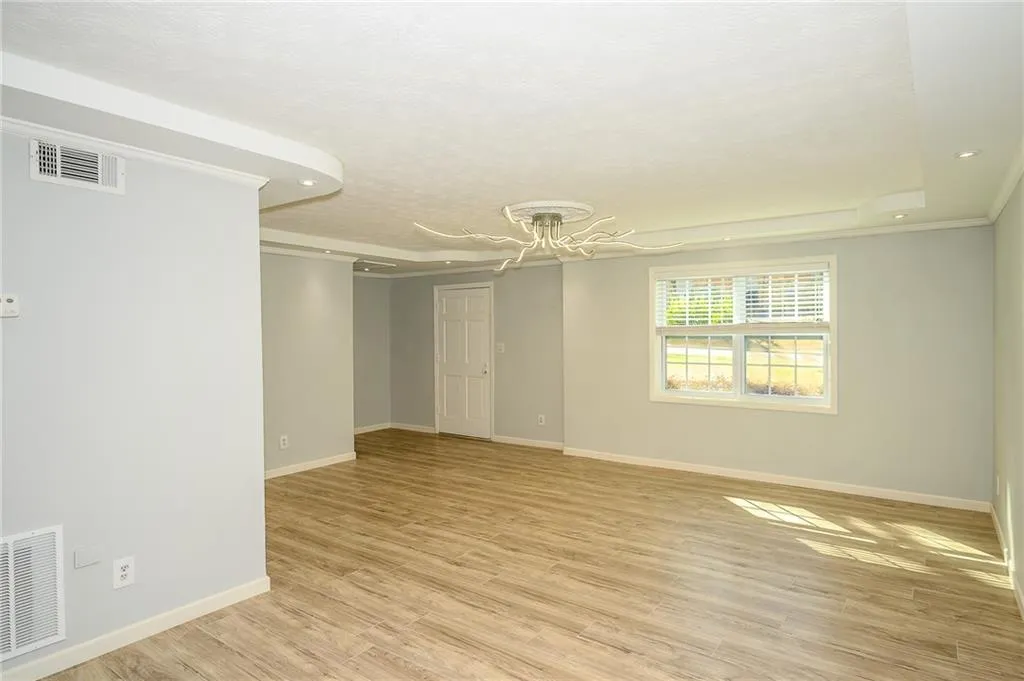 390 N River Parkway Unit E, Sandy Springs, Georgia 30350, 3 Bedrooms Bedrooms, ,2 BathroomsBathrooms,Residential,Sold,390 N River Parkway Unit E,7174803