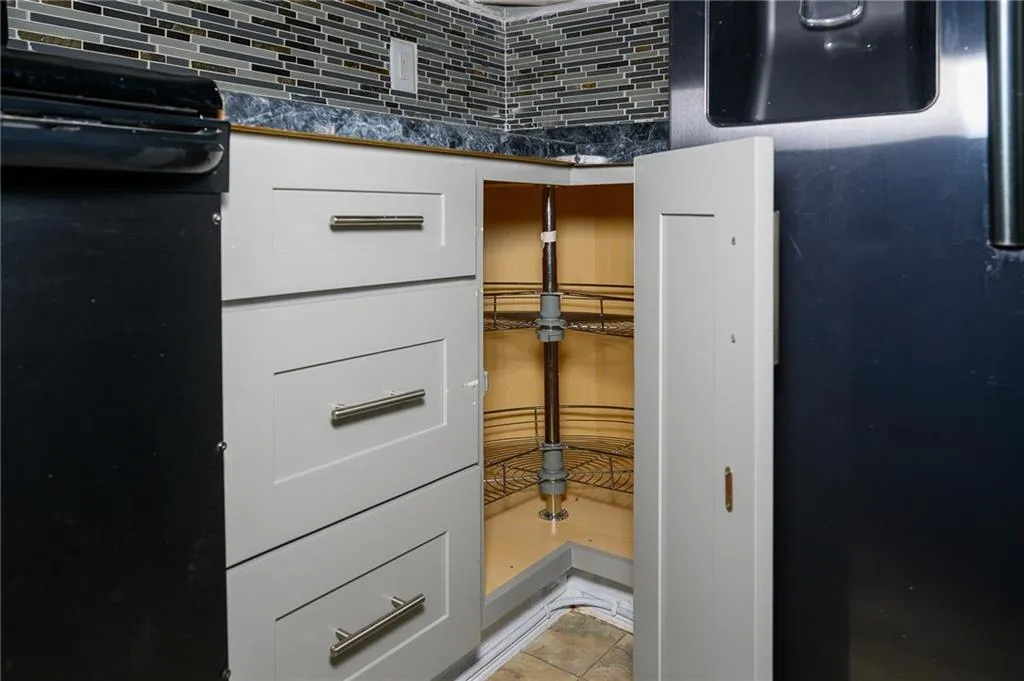 390 N River Parkway Unit E, Sandy Springs, Georgia 30350, 3 Bedrooms Bedrooms, ,2 BathroomsBathrooms,Residential,Sold,390 N River Parkway Unit E,7174803