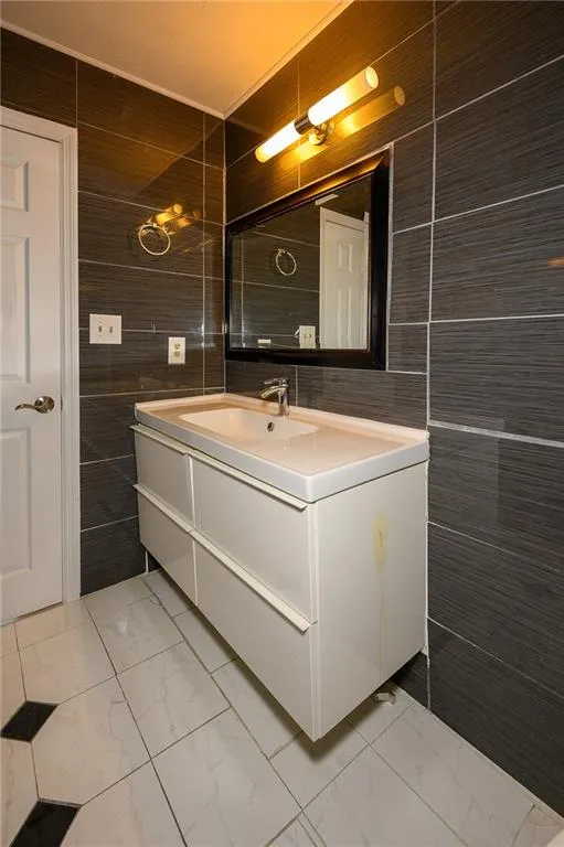 390 N River Parkway Unit E, Sandy Springs, Georgia 30350, 3 Bedrooms Bedrooms, ,2 BathroomsBathrooms,Residential,Sold,390 N River Parkway Unit E,7174803