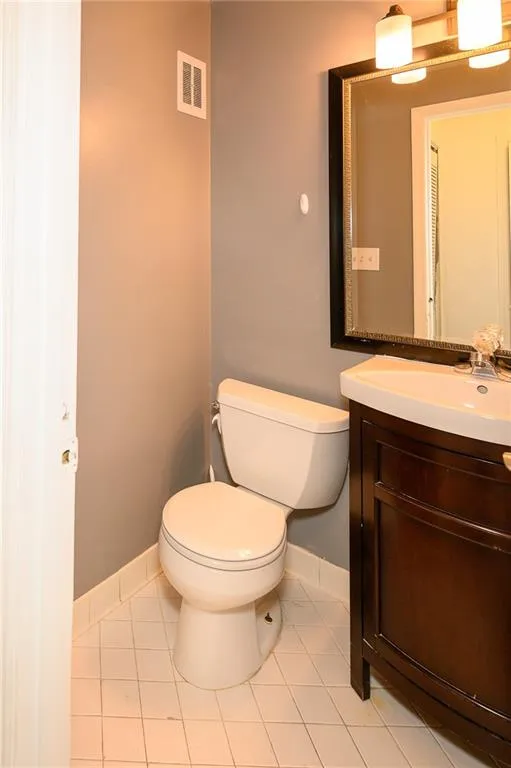 390 N River Parkway Unit E, Sandy Springs, Georgia 30350, 3 Bedrooms Bedrooms, ,2 BathroomsBathrooms,Residential,Sold,390 N River Parkway Unit E,7174803