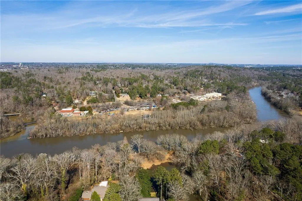 390 N River Parkway Unit E, Sandy Springs, Georgia 30350, 3 Bedrooms Bedrooms, ,2 BathroomsBathrooms,Residential,Sold,390 N River Parkway Unit E,7174803