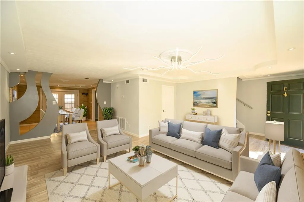 390 N River Parkway Unit E, Sandy Springs, Georgia 30350, 3 Bedrooms Bedrooms, ,2 BathroomsBathrooms,Residential,Sold,390 N River Parkway Unit E,7174803