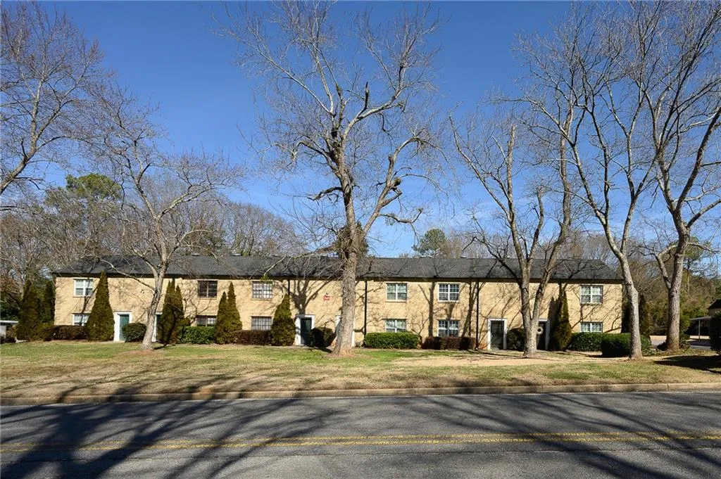 390 N River Parkway Unit E, Sandy Springs, Georgia 30350, 3 Bedrooms Bedrooms, ,2 BathroomsBathrooms,Residential,Sold,390 N River Parkway Unit E,7174803