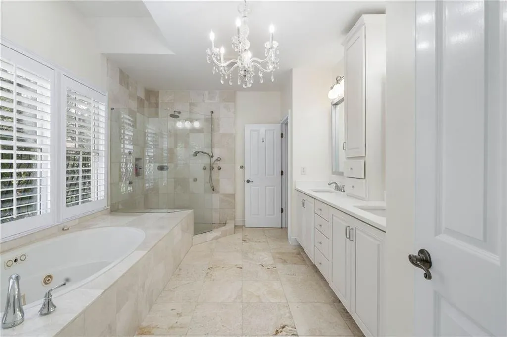 3127 Lenox Road Ne Unit 6, Atlanta, Georgia 30324, 4 Bedrooms Bedrooms, ,3 BathroomsBathrooms,Residential,For Sale,3127 Lenox Road Ne Unit 6,7707137