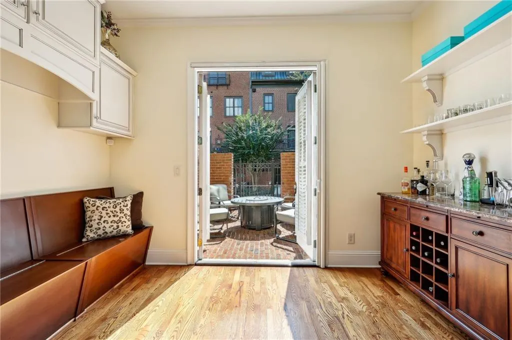 Breakfast Nook