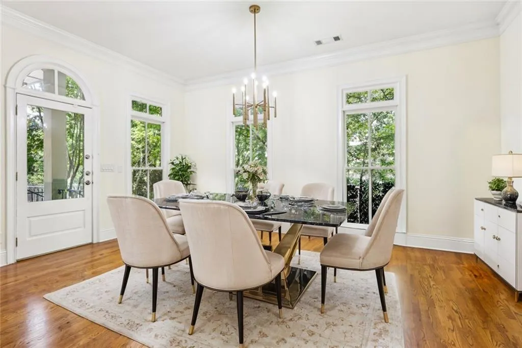3127 Lenox Road Ne Unit 6, Atlanta, Georgia 30324, 4 Bedrooms Bedrooms, ,3 BathroomsBathrooms,Residential,For Sale,3127 Lenox Road Ne Unit 6,7707137