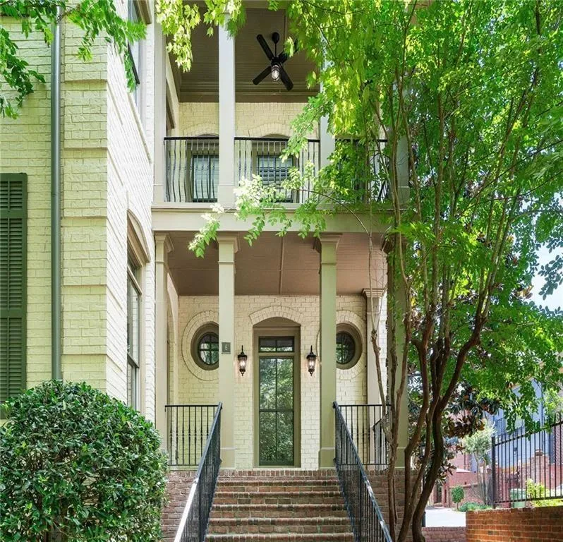 3127 Lenox Road Ne Unit 6, Atlanta, Georgia 30324, 4 Bedrooms Bedrooms, ,4 BathroomsBathrooms,Residential,For Sale,3127 Lenox Road Ne Unit 6,7707137