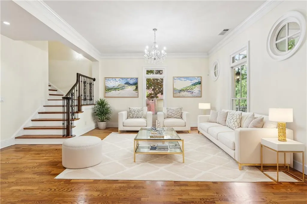 3127 Lenox Road Ne Unit 6, Atlanta, Georgia 30324, 4 Bedrooms Bedrooms, ,3 BathroomsBathrooms,Residential,For Sale,3127 Lenox Road Ne Unit 6,7707137