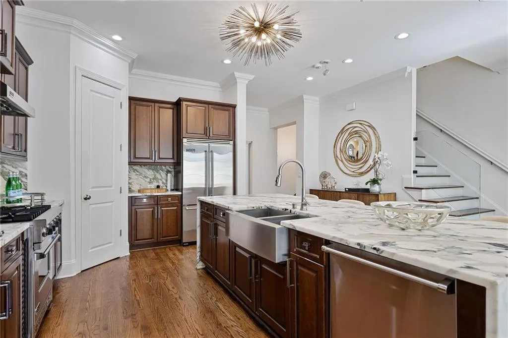 538 Sarabrook Place, Atlanta, Georgia 30342, 2 Bedrooms Bedrooms, ,3 BathroomsBathrooms,Residential,Sold,538 Sarabrook Place,7677175