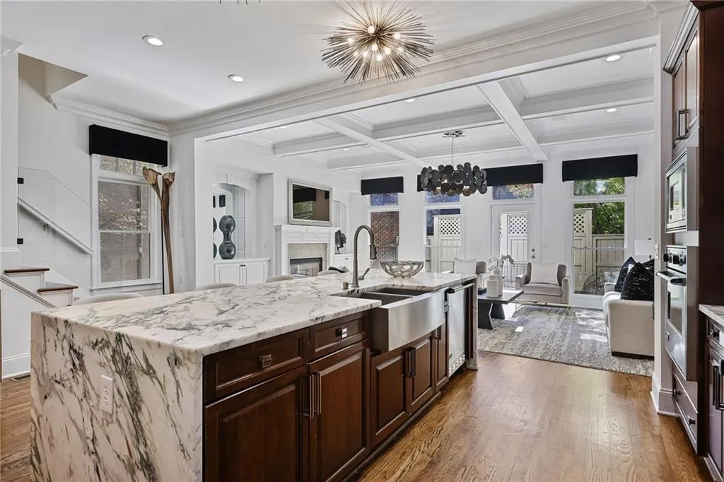 538 Sarabrook Place, Atlanta, Georgia 30342, 2 Bedrooms Bedrooms, ,3 BathroomsBathrooms,Residential,Sold,538 Sarabrook Place,7677175