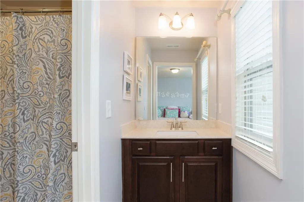 7800 Highland Bluff, Atlanta, Georgia 30328, 4 Bedrooms Bedrooms, ,2 BathroomsBathrooms,Residential,Sold,7800 Highland Bluff,6126406