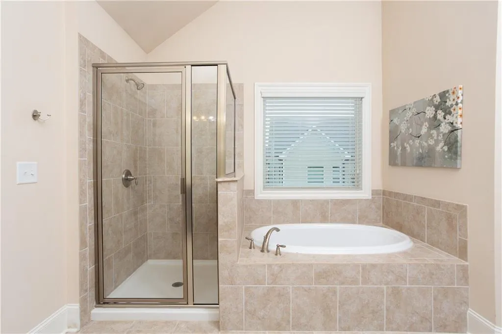 7800 Highland Bluff, Atlanta, Georgia 30328, 4 Bedrooms Bedrooms, ,2 BathroomsBathrooms,Residential,Sold,7800 Highland Bluff,6126406