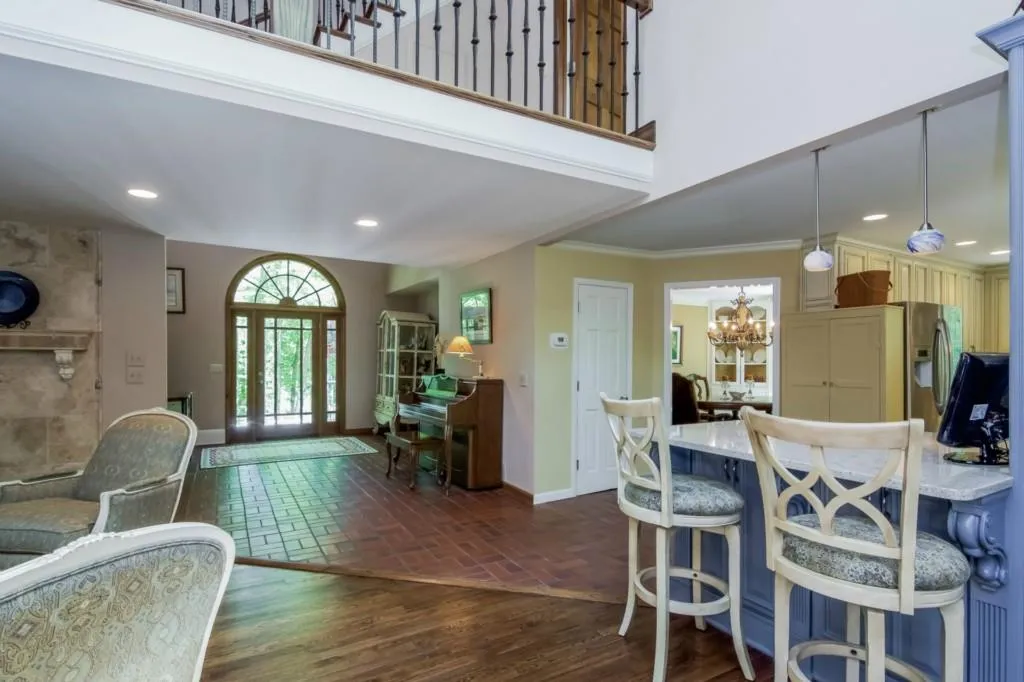 5045 Spruce Bluff Drive, Sandy Springs, Georgia 30350, 4 Bedrooms Bedrooms, ,3 BathroomsBathrooms,Residential,Sold,5045 Spruce Bluff Drive,5532737