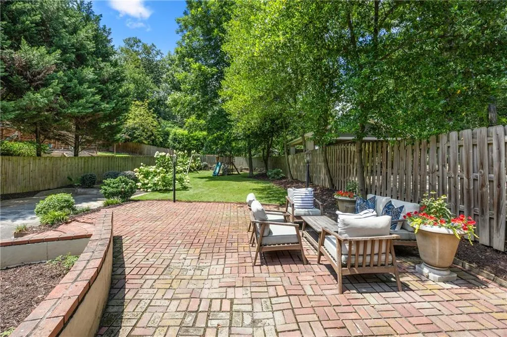 3556 Kingsboro Road Ne, Atlanta, Georgia 30319, 3 Bedrooms Bedrooms, ,2 BathroomsBathrooms,Residential,For Sale,3556 Kingsboro Road Ne,7623166