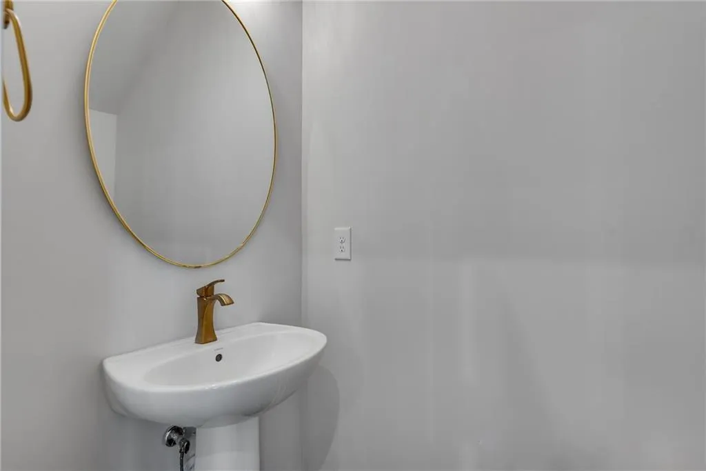 1273 Longreen Terrace Nw, Atlanta, Georgia 30318, 2 Bedrooms Bedrooms, 0 ,2 BathroomsBathrooms,Residential,For Sale,1273 Longreen Terrace Nw,7736390