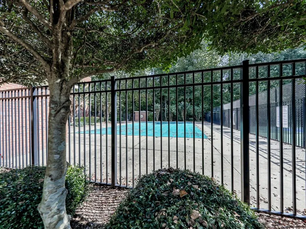 7155 Roswell Road Unit 2, Sandy Springs, Georgia 30328, 3 Bedrooms Bedrooms, ,3 BathroomsBathrooms,Residential,Sold,7155 Roswell Road Unit 2,6957636
