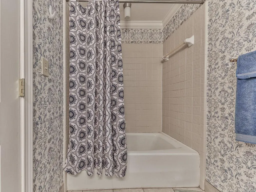 7155 Roswell Road Unit 2, Sandy Springs, Georgia 30328, 3 Bedrooms Bedrooms, ,3 BathroomsBathrooms,Residential,Sold,7155 Roswell Road Unit 2,6957636