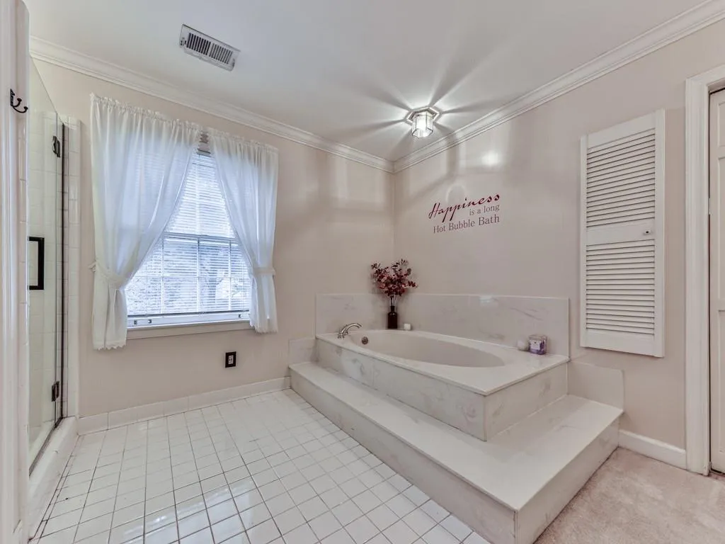 7155 Roswell Road Unit 2, Sandy Springs, Georgia 30328, 3 Bedrooms Bedrooms, ,3 BathroomsBathrooms,Residential,Sold,7155 Roswell Road Unit 2,6957636