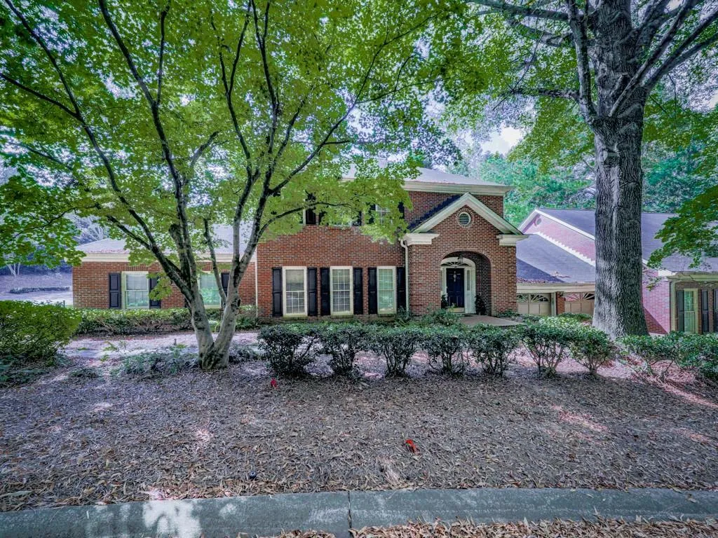 7155 Roswell Road Unit 2, Sandy Springs, Georgia 30328, 3 Bedrooms Bedrooms, ,3 BathroomsBathrooms,Residential,Sold,7155 Roswell Road Unit 2,6957636