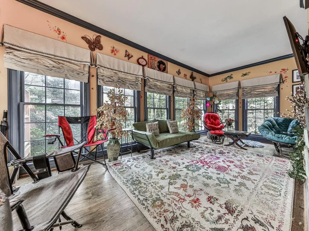 7155 Roswell Road Unit 2, Sandy Springs, Georgia 30328, 3 Bedrooms Bedrooms, ,3 BathroomsBathrooms,Residential,Sold,7155 Roswell Road Unit 2,6957636