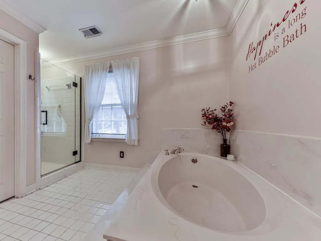 7155 Roswell Road Unit 2, Sandy Springs, Georgia 30328, 3 Bedrooms Bedrooms, ,3 BathroomsBathrooms,Residential,Sold,7155 Roswell Road Unit 2,6957636