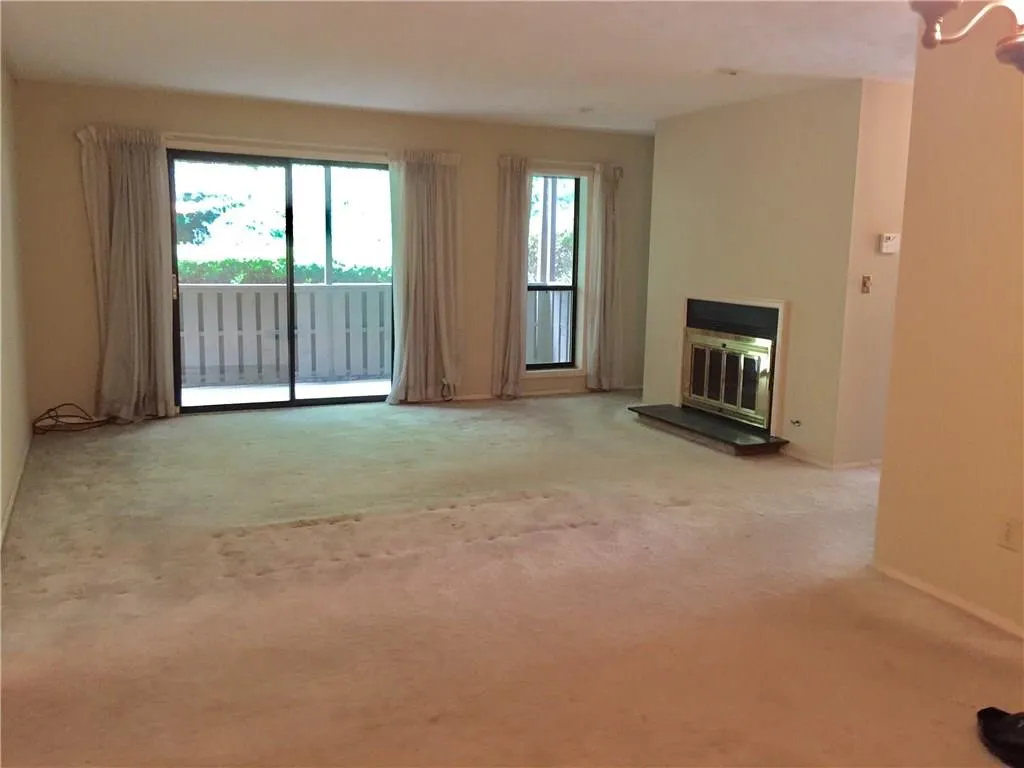 910 Woodcliff Drive Unit 910, Sandy Springs, Georgia 30350, 2 Bedrooms Bedrooms, ,2 BathroomsBathrooms,Residential,Sold,910 Woodcliff Drive Unit 910,5837420