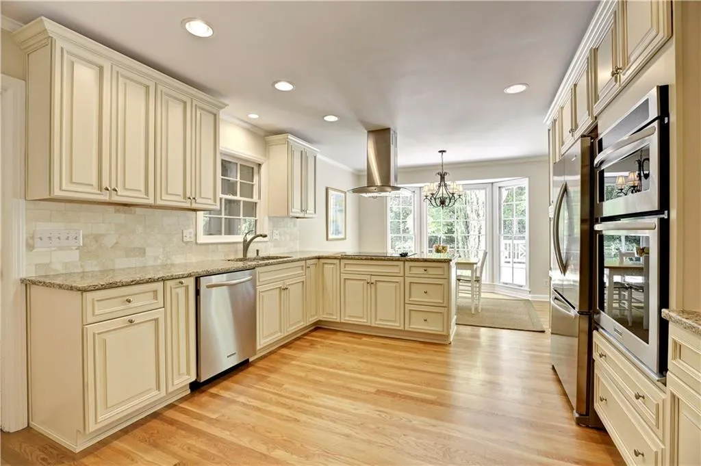 495 Riverside Parkway, Sandy Springs, Georgia 30328, 3 Bedrooms Bedrooms, ,2 BathroomsBathrooms,Residential,Sold,495 Riverside Parkway,5687554