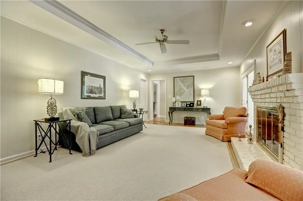 495 Riverside Parkway, Sandy Springs, Georgia 30328, 3 Bedrooms Bedrooms, ,2 BathroomsBathrooms,Residential,Sold,495 Riverside Parkway,5687554