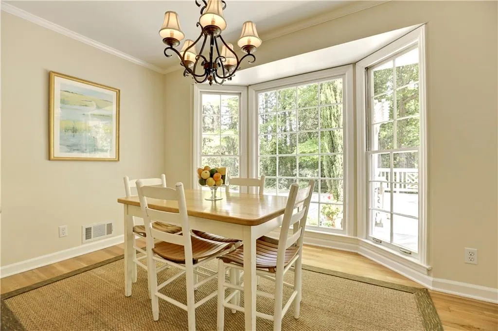 495 Riverside Parkway, Sandy Springs, Georgia 30328, 3 Bedrooms Bedrooms, ,2 BathroomsBathrooms,Residential,Sold,495 Riverside Parkway,5687554