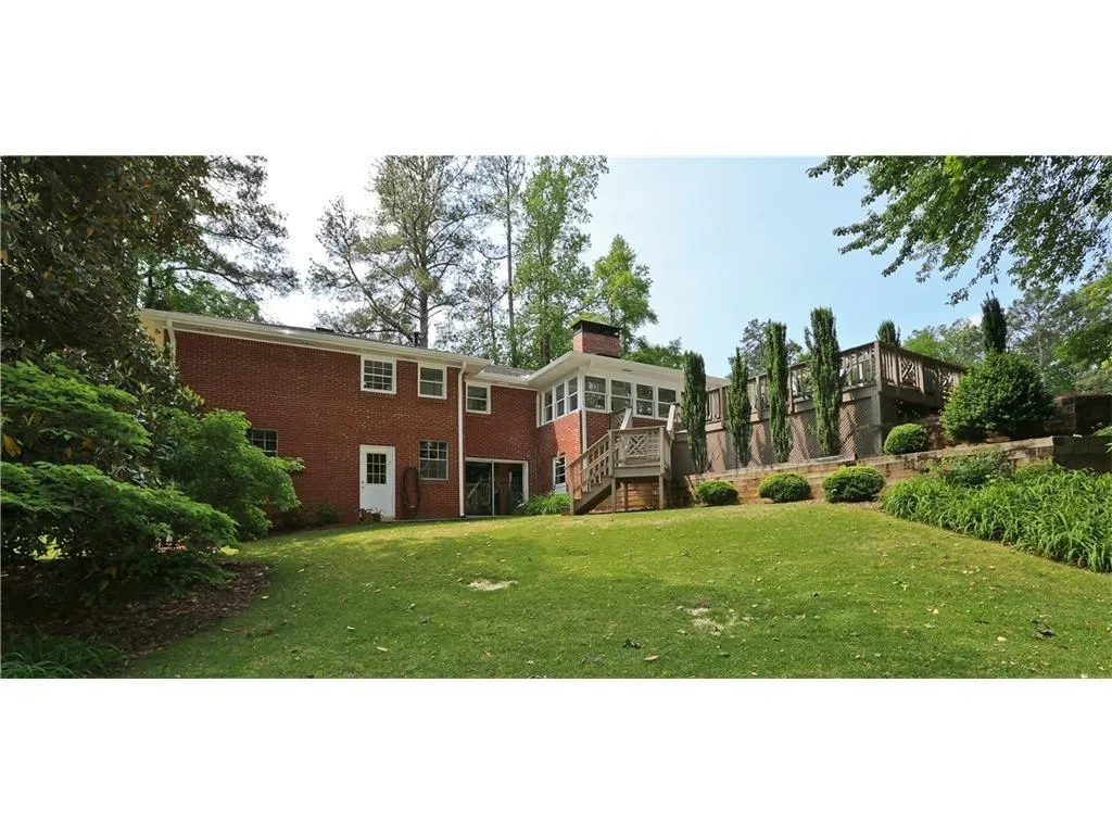 495 Riverside Parkway, Sandy Springs, Georgia 30328, 3 Bedrooms Bedrooms, ,2 BathroomsBathrooms,Residential,Sold,495 Riverside Parkway,5687554