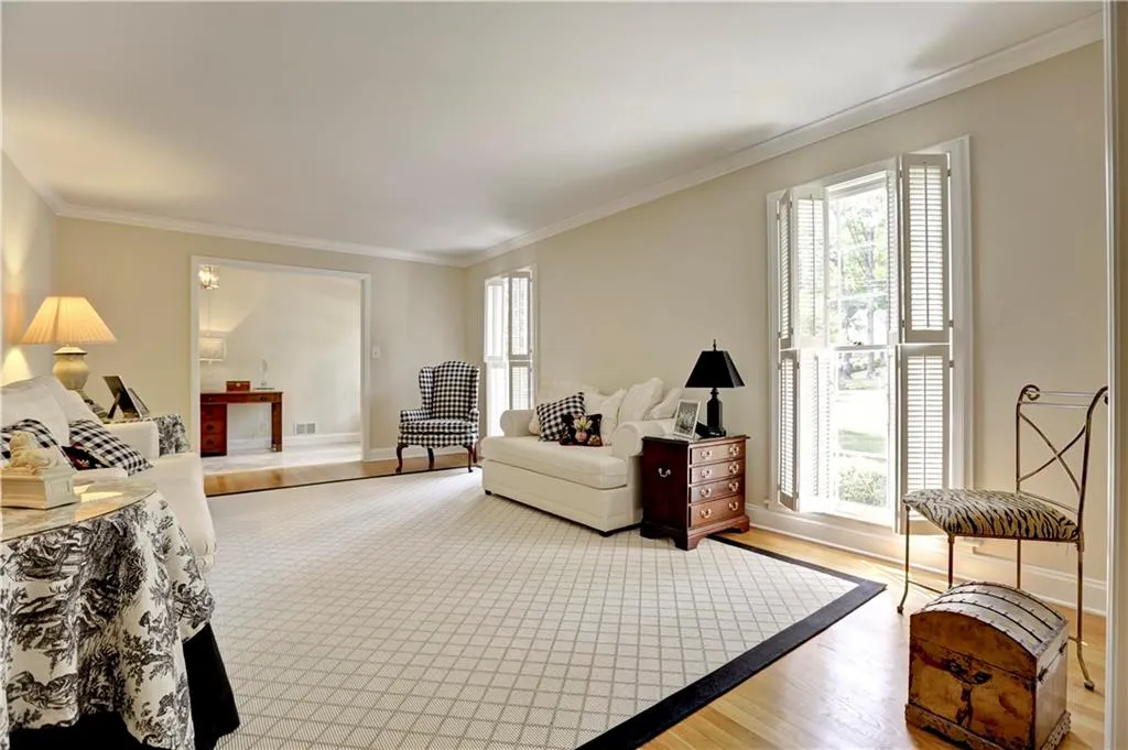 495 Riverside Parkway, Sandy Springs, Georgia 30328, 3 Bedrooms Bedrooms, ,2 BathroomsBathrooms,Residential,Sold,495 Riverside Parkway,5687554