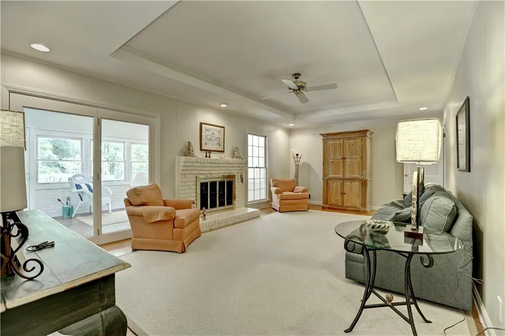 495 Riverside Parkway, Sandy Springs, Georgia 30328, 3 Bedrooms Bedrooms, ,2 BathroomsBathrooms,Residential,Sold,495 Riverside Parkway,5687554